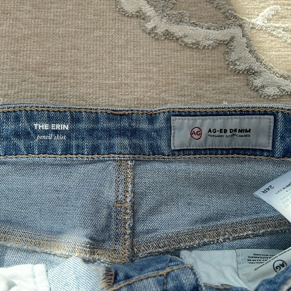 AG | The Erin Pencil Skirt - Picture 4 of 5